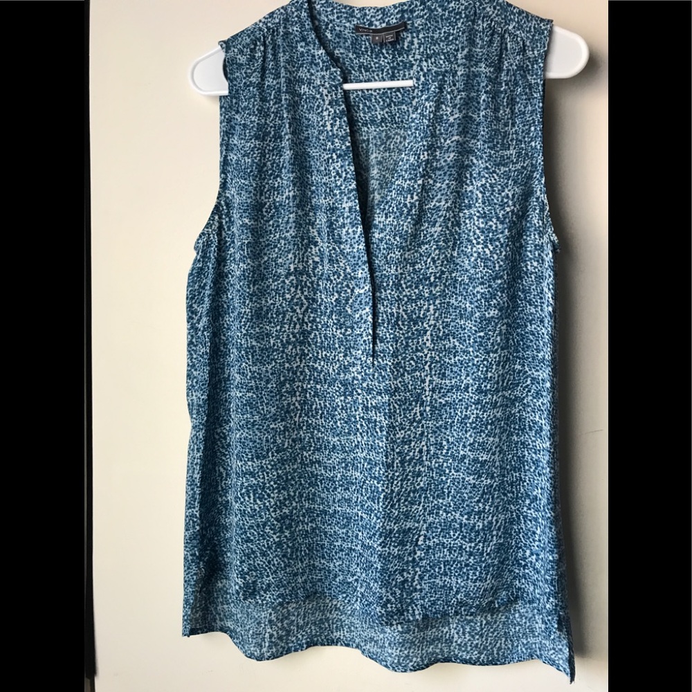 VINCE BLUE 100% SILK SLEEVELESS BLUE PRINT TOP